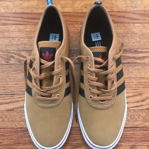 Men’s Adidas Shoes, never worn, size 10.5